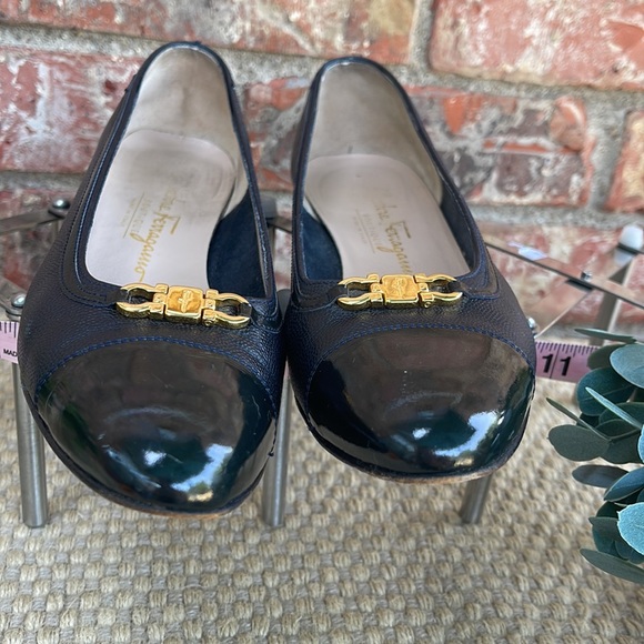 Salvatore Ferragamo black size 8 black and gold accents. - Picture 7 of 9